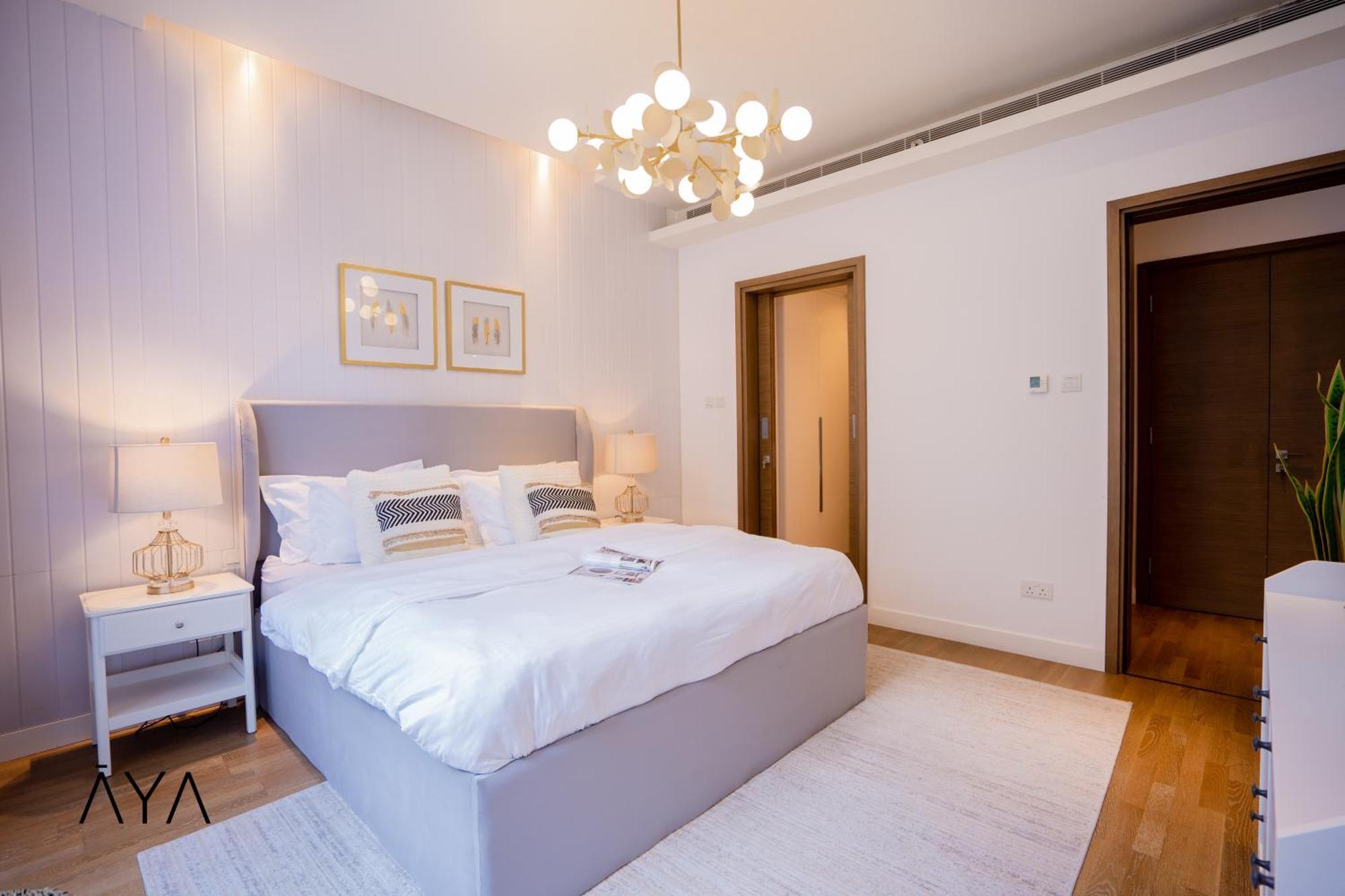 Luxury With Pool, Patio & Gym In Walk Apartment *