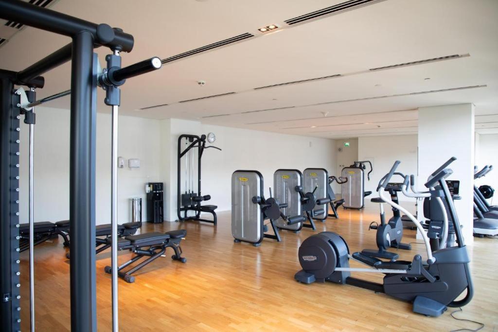 Luxury With Pool, Patio & Gym In Walk *