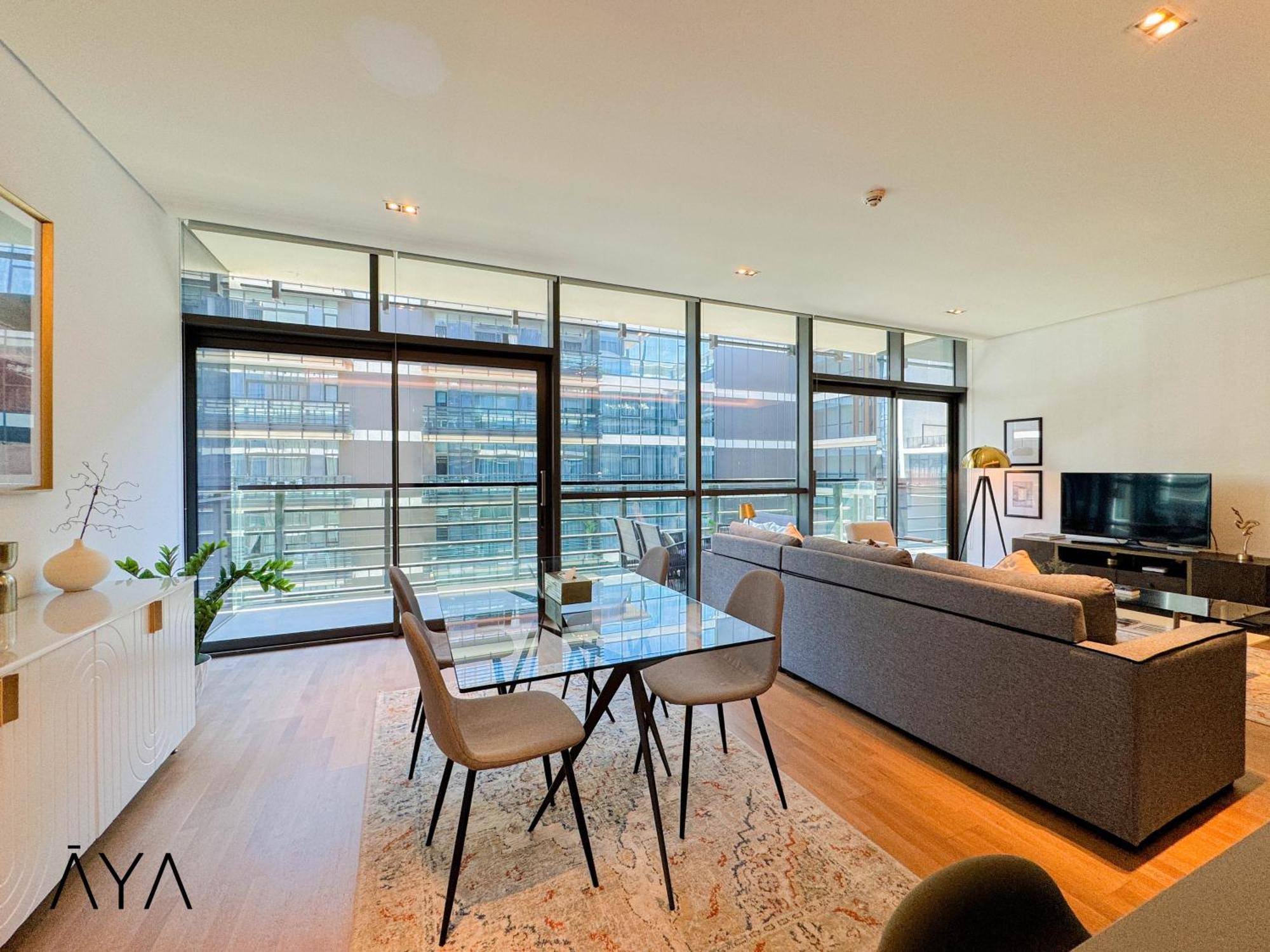 Luxury With Pool, Patio & Gym In Walk Apartment Dubai
