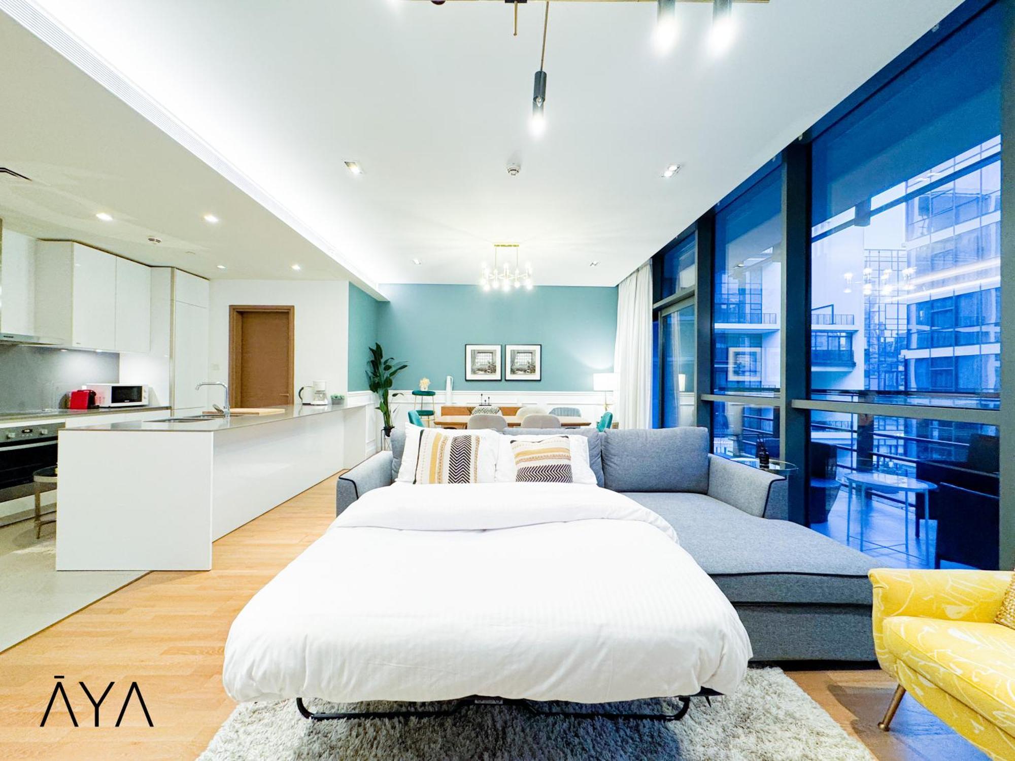 Luxury With Pool, Patio & Gym In Walk Apartment *