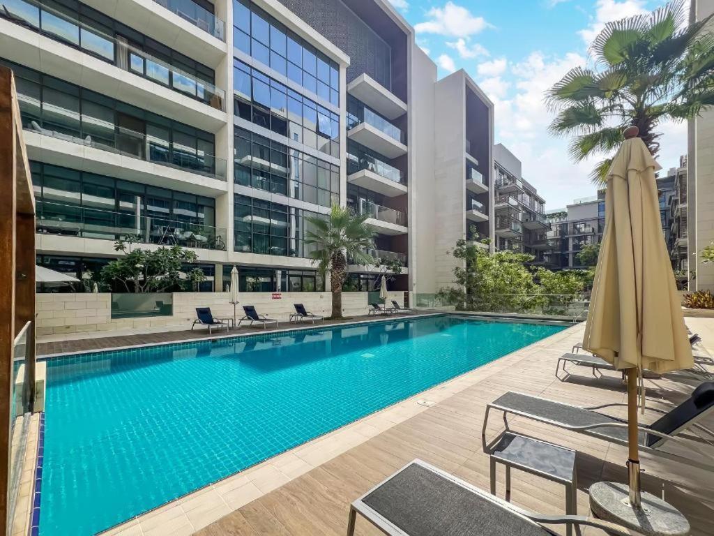 Apartment Luxury With Pool, Patio & Gym In Walk *
