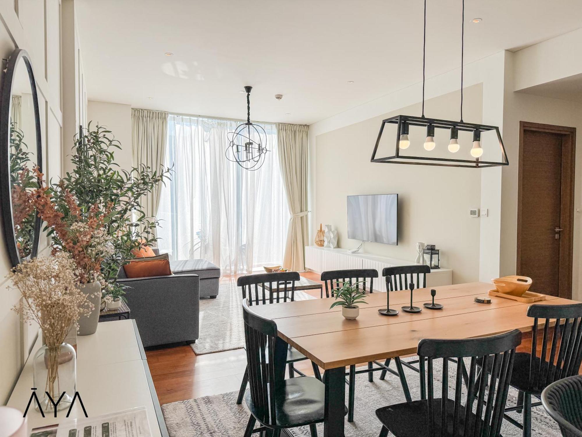 Luxury With Pool, Patio & Gym In Walk Apartment